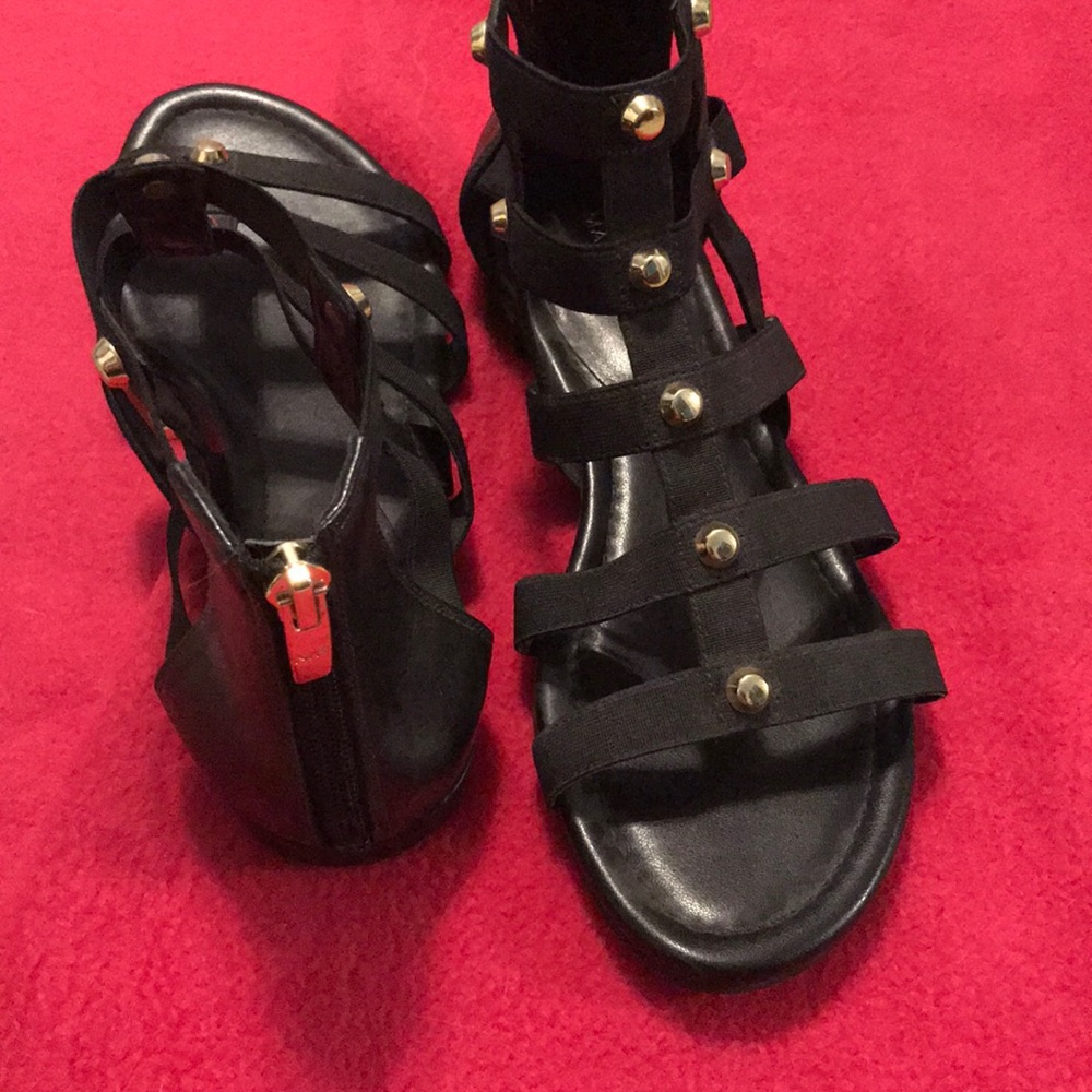 sandals - Picture 2 of 2